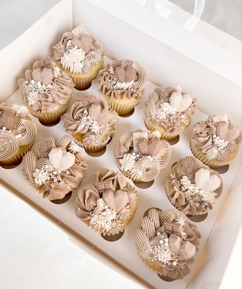 Boho Safari Cupcakes, Pampas Cupcakes, Neutral Cupcakes Color Palettes, Boho Flower Cupcakes, Neutral Color Cupcakes, Boho Birthday Cupcakes, Boho Cupcakes Baby, Gender Neutral Cupcakes, Boho Cupcakes Wedding