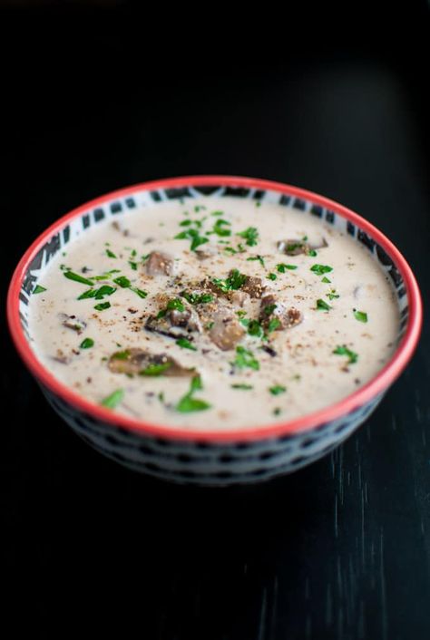 A creamy mushroom soup with sherry. Perfect served with a baguette! Mushroom Soup With Sherry, Creamy Mushroom Soup, Quick Vegetarian Meals, Vegan Soup Recipes, Detox Soup, Savory Soups, Creamy Mushrooms, Portobello Mushroom, Vegetarian Soup