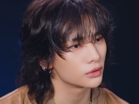 skz stray kids icon pfp lq brown long hair curly perm Prince Hyunjin, Brown Long Hair, Long Hair Curly, Curly Perm, Stray Kids Icon, Long Brown Hair, Hair Curly, Kids Icon, Icon Pfp