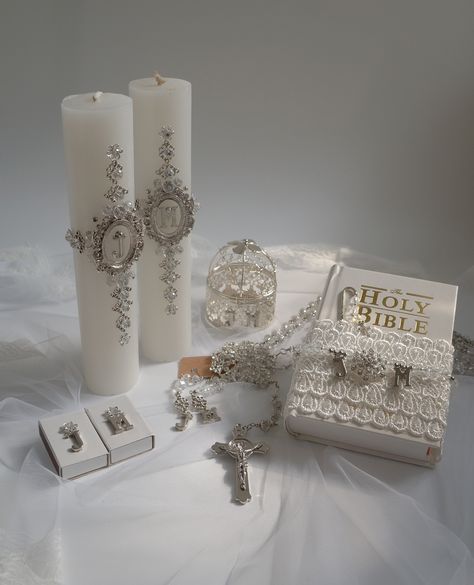 Bible And Rosary, Bible Decor, Wedding Day Accessories, Bible Search, Wedding Bible, Catholic Bible, Wedding Box, Catholic Wedding, Bible Versions