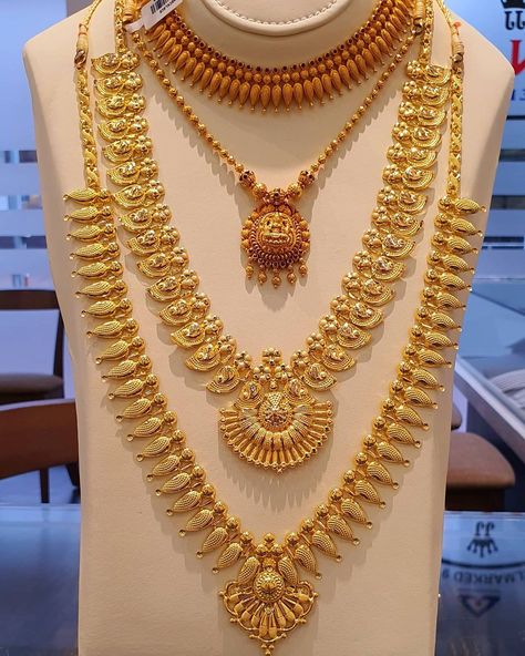 Kerala Model Gold Haram Designs, Kerala Design Gold Jewellery, Kerala Haram, Kerala Gold Jewellery, Jewellery Designing, Gold Haram Designs, Indian Gold Necklace Designs, Temple Jewellery Earrings, Wedding Jewelry Sets Bridal Jewellery