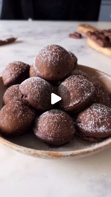 Foodie 😋 on Instagram: "Mini Choco Lava Cakes Recipe by @shivesh17 😋🤤🥰  Ingredients 🍫⅓ cup castor sugar 🍫2 tbsp melted butter 🍫½ cup warm milk 🍫3/4 cup all purpose flour  🍫1/4 cup cocoa powder 🍫½ tsp baking powder 🍫10-12 Chocolate chunks/pieces   Process 1. Take sugar and melted butter in a bowl and whisk well.  2. When incorporated well, add in the warm milk and mix again.  3. Then, add all your dry ingredients that is flour, cocoa powder, and baking powder. 4. Mix everything together and transfer the batter into a piping bag. 5. To make the mini cakes, heat an appe/paniyaram pan and grease it lightly. 6. Carefully fill 1/2 the cavities with cake batter and then add in chocolate chunk in the centre.  7. Cover the top of the chocolate chunk with some more cake batter and cook ni Mini Choco Lava Cake, Mini Chocolate Lava Cakes, Lava Cakes Recipe, Choco Lava Cake Recipe, Mohanthal Recipe, Choco Lava, Lava Cake Recipes, Chocolate Recipes Homemade, Eggless Recipes