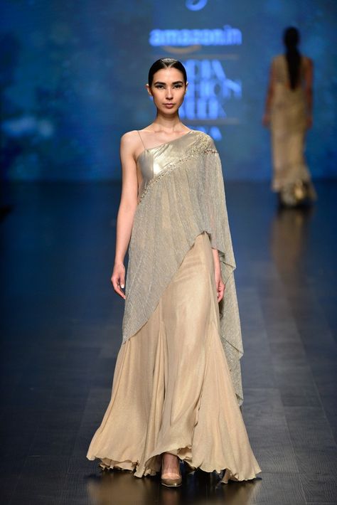 V Neck Outfit, India Fashion Week, Amazon India, Saree Design, Indian Gowns, Prom Style, Designer Party Wear Dresses, Stylish Party Dresses, Lehenga Designs