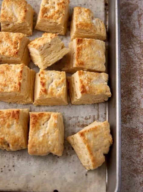 Square Biscuits, Easy Buttermilk Biscuits, Buttermilk Biscuit Recipe, Buttermilk Biscuits Easy, Bread Head, Buttermilk Biscuit, Buttermilk Biscuits Recipe, Southern Biscuits, Biscuit Sandwich