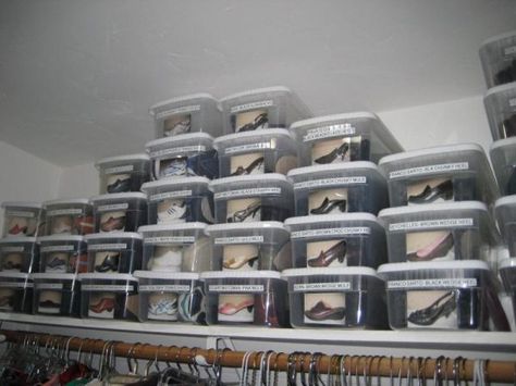 clear shoe boxes with lids, labels, and photos stored on a closet shelf Shoes Organizer Ideas, Clear Shoe Boxes, Storing Shoes, Shoe Box Storage, Shoes Organizer, Ideas Closet, Bag Closet, Boxes With Lids, Organizer Ideas