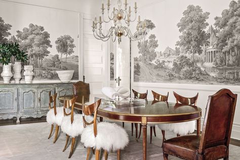 In a Victorian New Orleans home, a dining room’s grisaille mural wallpaper by Zuber transformed it from a mere walk-through space into a destination in its own right. Photography by Peter Vitale | All images from Soul of the Home: Designing with Antiques by Tara Shaw (Abrams, 2020) Tara Shaw, Interior Reference, Wallpaper Chinoiserie, Veranda Magazine, Neoclassical Design, Chic Dining Room, With Wallpaper, New Orleans Homes, Gorgeous Houses