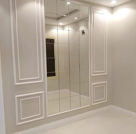 Mirror Wall Moulding, Dinning Room Mirror, Room Paint Designs, Kitchen Bar Design, Brick Cladding, Neoclassical Interior, Small Apartment Interior, House Paint Interior, Wainscoting Panels