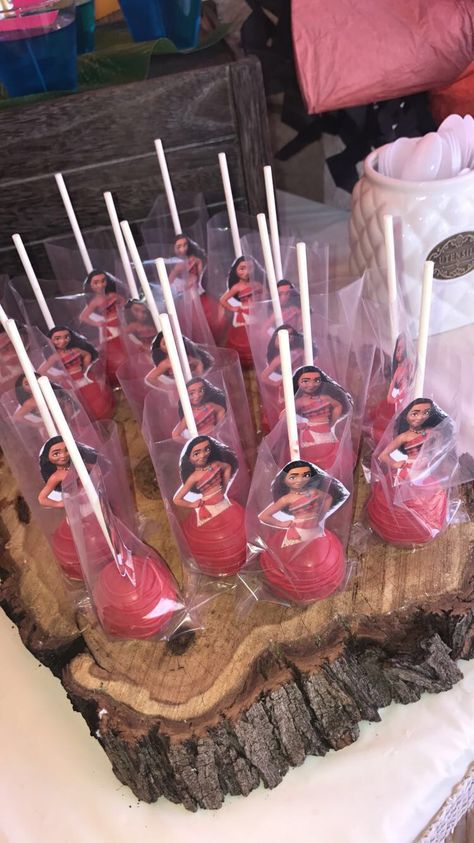 Moana cakepops Moana Cakepops, Rođendanske Torte, Moana Theme Birthday, Moana Bebe, Moana Cake, Moana Theme, Moana Birthday Party, Girl Bday Party, Moana Party