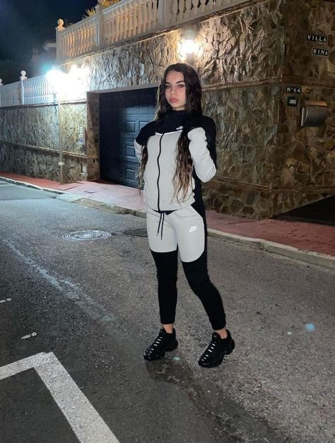 Girls In Nike Tech Fleece, Maranza Girl, Nike Tech Fleece Drip Girl, Roadman Style Girl, Uk Drip Girl, Tech Fleece Girl, Nike Tech Girl, Drill Girl, Nike Tech Fit