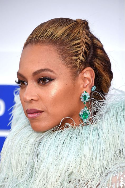 Beyoncé at the 2016 VMAs Big Cornrows, Beyonce Hair, Braids Pictures, Easy Braided Hairstyles, Michael Johnson, Cute Braided Hairstyles, Cool Braid Hairstyles, Cool Braids