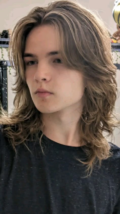 @mariyacerg on instagramv Men’s Shaggy Haircut Long, Mens 90s Hairstyles Long, Men’s Wolfcut Long, Men With Curtain Bangs, Face Claim Male Long Hair, Long Hair Men Layers, Boys Long Shaggy Haircut, Men Long Hair Wavy, Shaggy Wolfcut Men