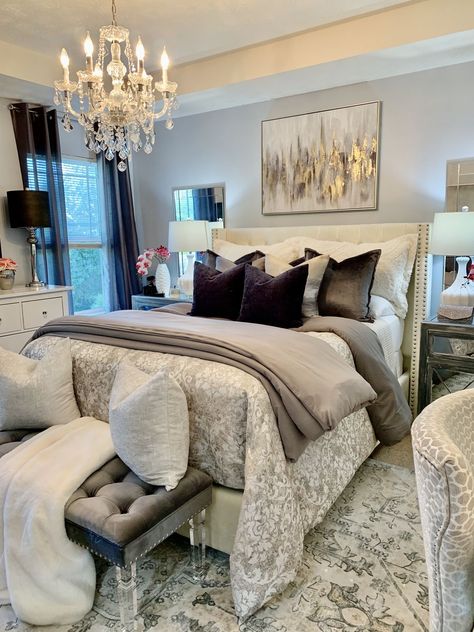 Cozy His And Hers Bedroom, Glam Couples Bedroom, Bedroom Ideas Couples Marriage, Intimate Bedroom Ideas For Couples, His And Hers Bedroom, Square Bedroom Ideas, Master Sweet Bedroom Ideas, Bedroom Staging, Bedroom Decor Master For Couples