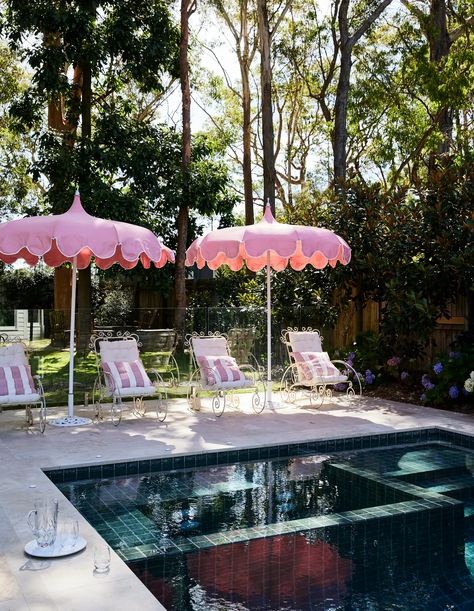 A Vintage Farmhouse On Sydney’s Upper North Shore Antique White Usa, Dulux Natural White, Retro Umbrella, The Pink Ladies, Marble Benchtop, Getaway House, Authentic Farmhouse, Leadlight Windows, Front Verandah