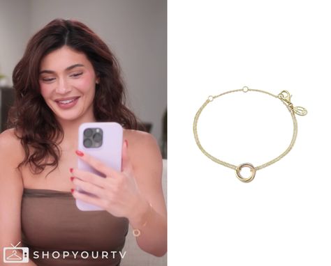 The Kardashians: Season 5 Confessional Kylie's Bracelet Kylie Bracelets, Kylie Jenner Bracelets, Escape The Night, 19 Kids And Counting, 90 Day Fiance, Tv Show Fashion, Eva Longoria, The Kardashians, Girly Jewelry