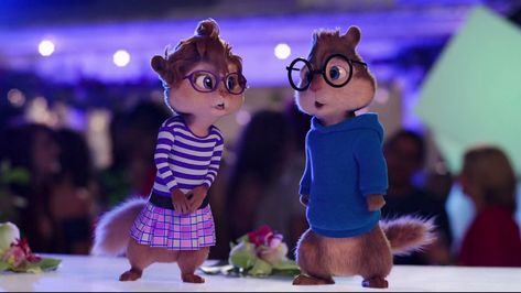 Jeanette And Simon Costumes, Simon And Jeanette Costume Couple, Simon And Janette Costume, Iconic Couples In Movies Cartoon, Simon And Jeanette Matching Pfp, Simon And Jeanette Costume, Movie Duos Costumes Couple, Chipettes Jeanette, Jeanette And Simon