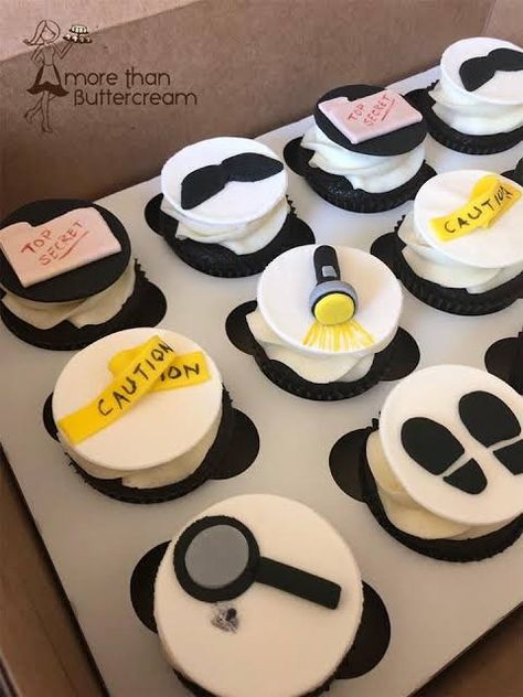 Fbi Party Ideas, Escape Room Cupcakes, Forensic Cupcakes, Detective Cake Ideas, Detective Birthday Cake, Detective Cake, Geheimagenten Party, Science Cake, Graduation Party Cake