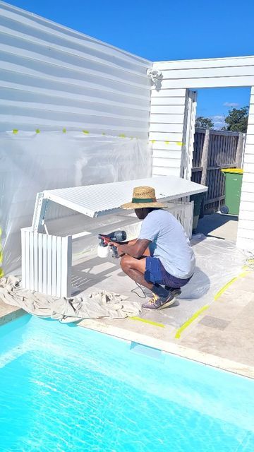 Poolside Bench Seating, Pool Box Ideas, Pool Cover Storage, Pool Blanket Storage, Pool Blanket Boxes, Hidden Pool Cover, Pool Bench Seating, Pool Bench Seat, Pool Storage Box