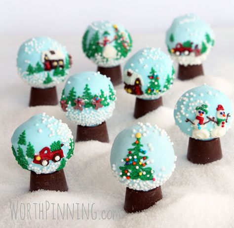 Snow Globe Cookie, Cookie Balls Recipe, Oreo Cookie Balls, Cookie Contest, Cookie Balls, Christmas Cake Pops, Oreo Balls, Cookie Ball, Christmas Candy Recipes