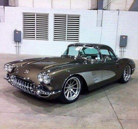 1958 Corvette, Bmw Classic Cars, Classic Corvette, Chevy Corvette, Hot Rods Cars, Awesome Cars, Ford Gt, Rat Rods, Cool Rides