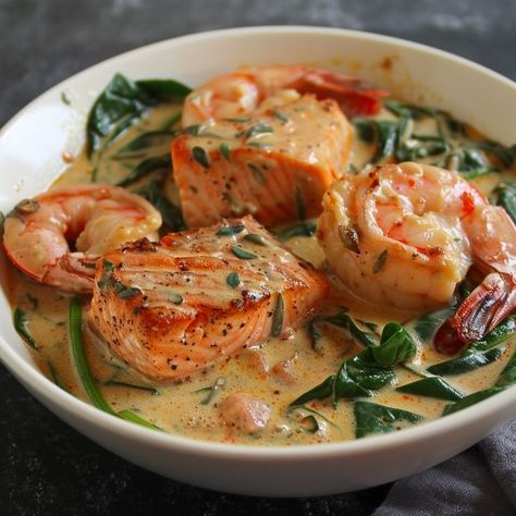 cookefast Shrimp In Coconut Milk, Shrimp Coconut Milk, Spinach Juice, Creamy Lemon Chicken, Salmon And Shrimp, Frozen Salmon, Bisque Recipe, Coconut Milk Recipes, Cozy Dinner