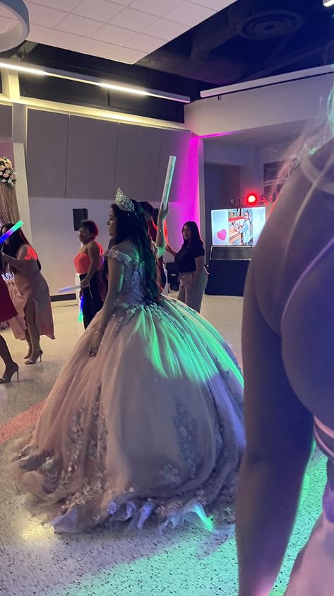 Quinceanera Ceremony, Quince Aesthetic, Quinceanera Aesthetic, Quinceanera Waltz, Quince Photos, 15 Aesthetic, Fifteenth Birthday, Sweet 16 Photos, Mexican Birthday