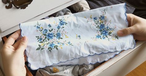 Vintage handkerchiefs can be transformed into some of the loveliest, most functional items you've ever seen. Vintage Hankies Diy, Framing Old Handkerchiefs, How To Display Vintage Hankies, Hankerchief Craft Ideas, Handkerchief Display Ideas, Vintage Hankies Ideas, Vintage Hankerchief Ideas Crafts, Vintage Hankies Repurposed, Hankies Ideas