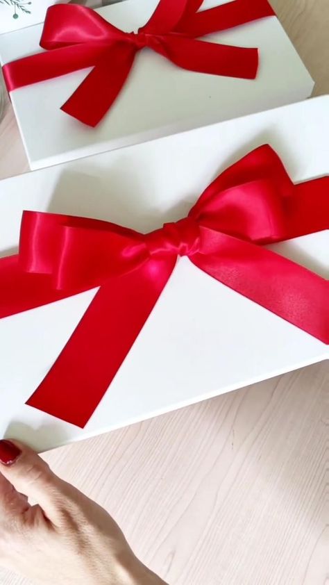 Perfect gift | Christmas gift wrapping diy, Gifts wrapping diy, Simple gift wrapping Christmas Gift Wrapping Diy, Gift Wrapping Diy, Homemade Bows, Gift Wrapping Techniques, Creative Gift Wraps, Gifts Wrapping, Ribbon Crafts Diy, Gift Wrapping Inspiration, Folding Origami