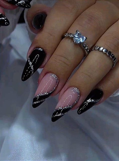 Black Prom Nails, Black Silver Nails, Soya Mumu, Black Acrylic Nails, Sparkle Nails, Nagel Inspo, New Year's Nails, Silver Nails, Fabulous Nails