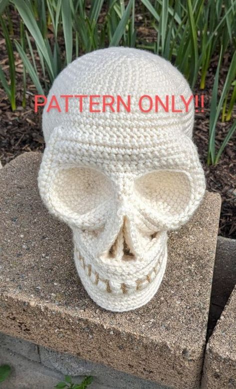 Crochet Skull PATTERN ONLY Crochet toys ideas #crochettoysideas #crochet #crochettoy #crochetpattern #crochetpatterns 2.582 Crochet Oddities, Crochet Skull Pattern, Skull Crochet Pattern, Creepy Crochet, Free Patterns For Crochet, Coin Purse Crochet Pattern, Skull Crochet, Crochet Skull Patterns, Patterns For Crochet