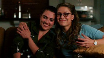 Supercorp Fanart, Definition Of Beautiful, Gamora Marvel, Kara And Lena, Supergirl Cast, London Girl, Off To The Races, Supergirl Dc, Dc Legends