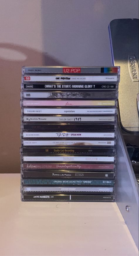 Oasis Cd, Cd Tower, Music Boy, Cd Aesthetic, Physical Media, Digital Journaling, Music Things, Gold Aesthetic, Digital Journal