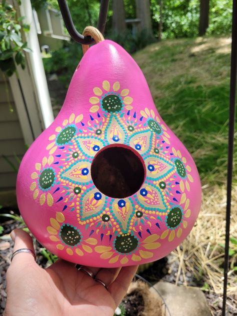 Birdhouse gourd pink gourd handpainted birdhouse gourd dotting Birdhouse Gourd Painting Ideas, Birdhouse Gourds Ideas Painting Patterns, Gourd Birdhouse Ideas, Gourd Painting, Birdhouse Gourds, Gourd Birdhouses, Easy Backyard Diy, Gourd Ideas, Gourd Crafts