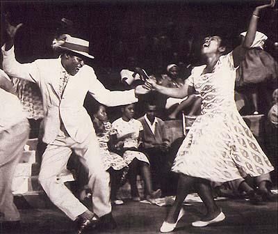 DANCE~Swing out! Dancing Reference, Jitterbug Dance, Music Soul, Dance Pop, Vintage Dance, Jitterbug, Lindy Hop, Soul Funk, Dancing Aesthetic