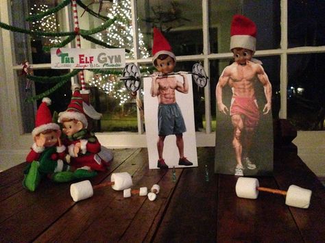 Elf on the Shelf. Elf gym Wlf On The Shelf, Elf Ideas Easy, Elf On A Shelf, Awesome Elf On The Shelf Ideas, Gym Ideas, Elf Ideas, Buddy The Elf, Elf On The Shelf Ideas, Shelf Ideas