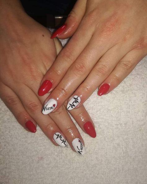 Nurse Design Nails, Nurse Acrylic Nails, Nurse Nails Designs, Nursing School Graduation Nails, Nail Ideas For Nurses, Nurse Graduation Nails, Nursing Nails Designs, Nurse Nail Ideas, Nursing School Nails