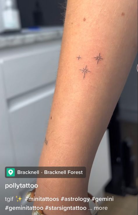 Gemini Star Tattoo, Gemini Star Sign, Gemini Star, Gemini Tattoo, Star Tattoo, Symbol Tattoos, Piercing Ideas, Star Tattoos, Mini Tattoos