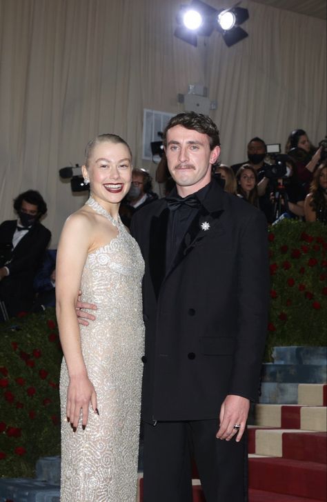 phoebe bridgers & paul mescal at the met gala Phoebe Bridgers Met Gala, Paul And Phoebe, Paul Mescal, Bi Panic, Divorced Parents, Phoebe Bridgers, Teenage Daughters, Normal People, Music Artist