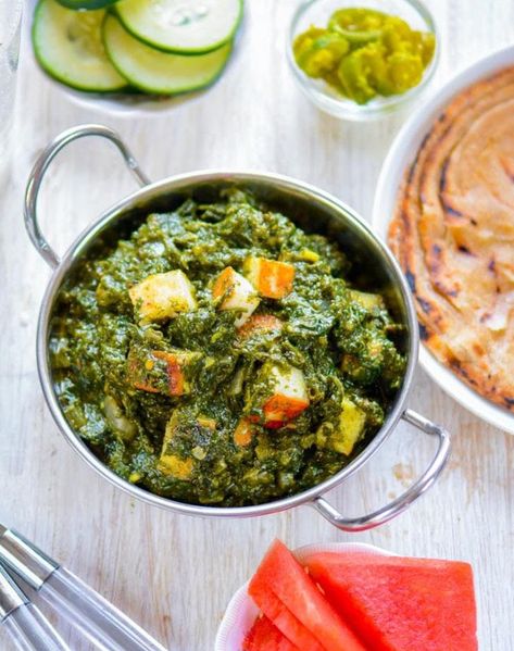 indian saag paneer 921 Indian Platter, Saag Paneer Recipe, Spinach Paneer, Indian Spinach, Saag Recipe, Recipes Spinach, Desi Recipes, Saag Paneer, Indian Cheese