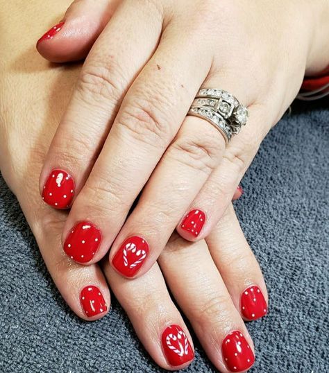 Gelish Christmas nails Candy cane heart Candy Cane Heart Nails, Christmas Nails Candy Cane, Nails Candy Cane, Candy Cane Heart, Candy Cane Nails, Cute Christmas Nails, Nail Candy, Xmas Nails, Heart Nails