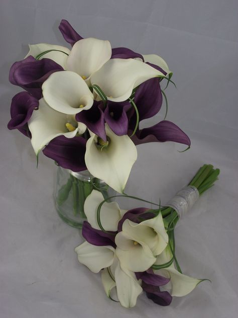 Purple and white calla lilys for a classic bouquet. www.daisymaysflorist.com Purple Calla Lily Wedding Bouquet, Purple Calla Lilies Wedding, Purple Lilies, White Calla Lily Bouquet, Calla Lily Bridal Bouquet, Iris Bouquet, Classic Bouquet, Lily Bridal Bouquet, Calla Lily Bouquet Wedding