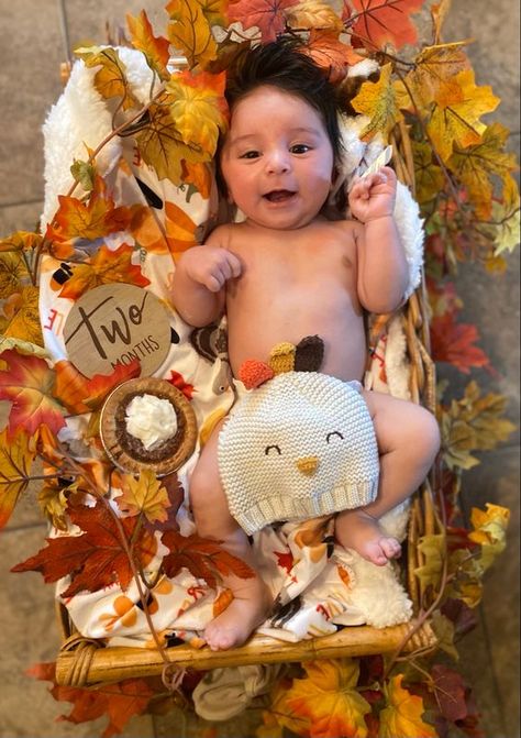 6 Month Thanksgiving Pictures, Thanksgiving Pictures Kids, 1st Thanksgiving Pictures Baby, Thanksgiving Monthly Baby Pictures, 3 Month Old Baby Pictures Boy Ideas, Thanksgiving Baby Photoshoot Ideas, Thanksgiving Milestone Pictures, Newborn Thanksgiving Pictures, Thanksgiving Pictures Baby