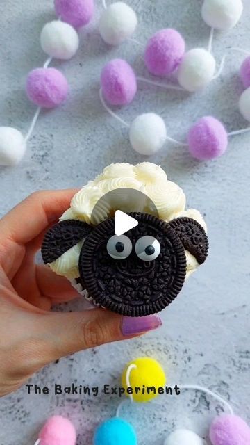 Lamb Cupcakes, Jada Facer, Mini Oreos, Sheep Cupcakes, Kawaii Dessert, Oreo Cupcakes, Buttercream Cupcakes, Spring Desserts, Cute Desserts