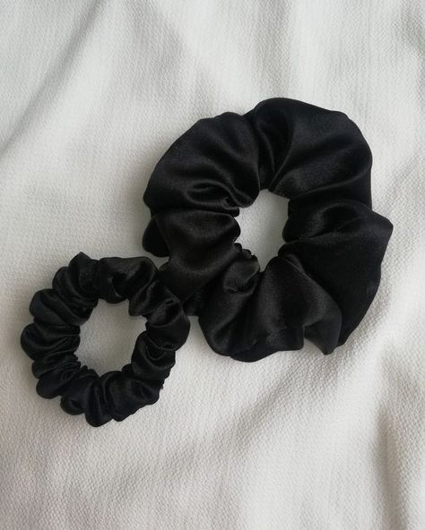 Handmade Logo Design, Black Scrunchies, Black Scrunchie, Hair Tool Set, Black Claws, Diy Hair Scrunchies, Neat Casual Outfits, Hair Tie Accessories, Satin Scrunchies