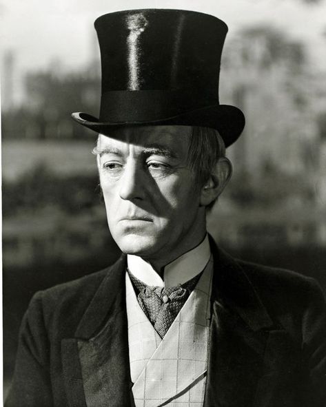 Alec Guinness Detective Movies, Gay Rights Movement, Alec Guinness, Historical Movies, Ian Mckellen, Gay Rights, Actors Male, Classic Movie Stars, People Of Interest