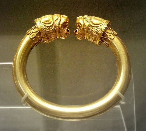 Gold lion head bracelet  British Museum Copying from Carium Treasure in Cyprus. Tiffany & Co. New York 1878 Gold Kappu For Men, Gold Kappu, Lion Head Bracelet, Ancient Roman Jewelry, Byzantine Gold, Men Pendant, Delicate Gold Jewelry, Roman Jewelry, Ancient Jewellery