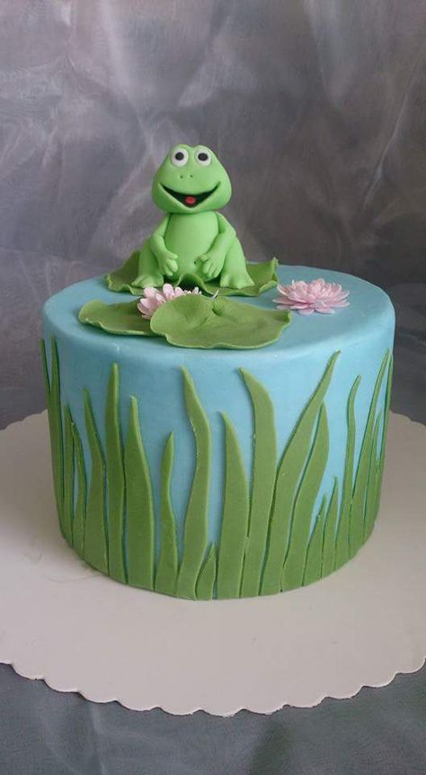 Birth Cakes, Raspberry Lemon Cakes, Frog Cupcakes, 70th Birthday Cake, Cake Hacks, Frog Theme, Beautiful Cake Designs, 2 Birthday Cake, Flower Molding