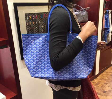 PurseBop fully reviews the Goyard Saint Louis GM versus PM tote. Take a look at her preferences along with comparisons and prices in this reference guide. Goyard Tote Pm Vs Gm, Goyard St Louis Pm Outfit, Gucci Mules Outfit, Goyard Tote Outfit, Goyard St Louis Pm, Goyard St Louis Tote, Goyard Saint Louis Pm, Goyard Tote Bag, Goyard Saint Louis