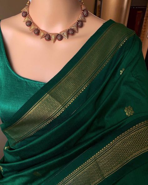 Green Cotton Saree Look, Dark Green Saree Aesthetic, South Indian Green Saree, Green Saree With Black Blouse, Green Sarees Silk, Green Saree Blouse Designs, Green Saree Look Traditional, Dark Green Saree Contrast Blouse, Bottle Green Saree Contrast Blouse