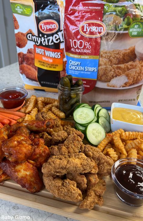 Chicken Wings Charcuterie Board Ideas, Charcuterie Board Wings Ideas, Wings Board, Chicken Tender Charcuterie Board, Chicken Strip Charcuterie Board, Charcuterie Board With Chicken Wings, Chicken Nugget And Fries Charcuterie Board, Chicken Tenders Dinner, Buffalo Chicken Dip Bites Sonic