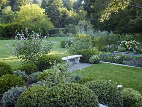 Elizabeth Everdell Garden Design Colonial Landscaping, Formal Garden Design, Shed Landscaping, Parterre Garden, Side Yard Landscaping, Garden On A Hill, Formal Garden, Garden Design Plans, Landscape Design Plans